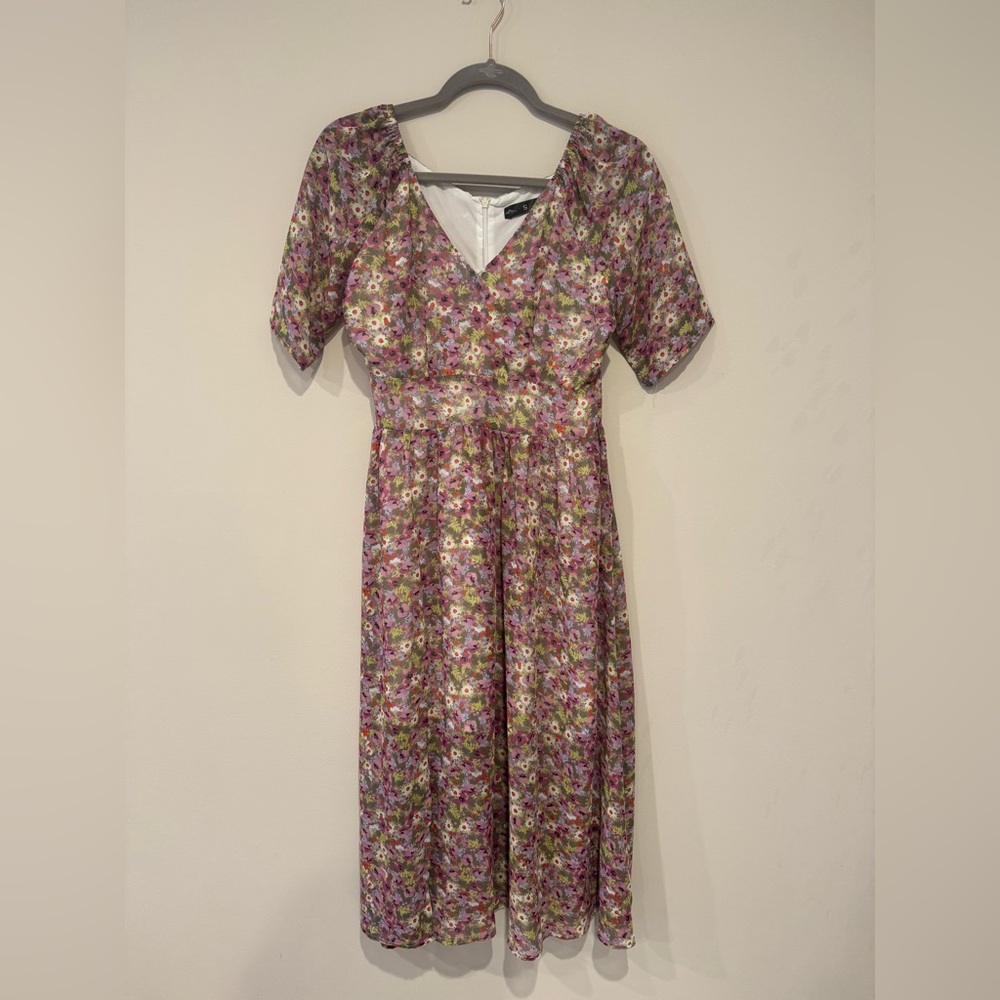 Small floral short sleeve flowy chiffon maxi dress